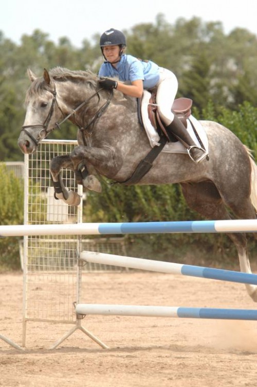 Tiffany Joyce jumping LH Titan 2009